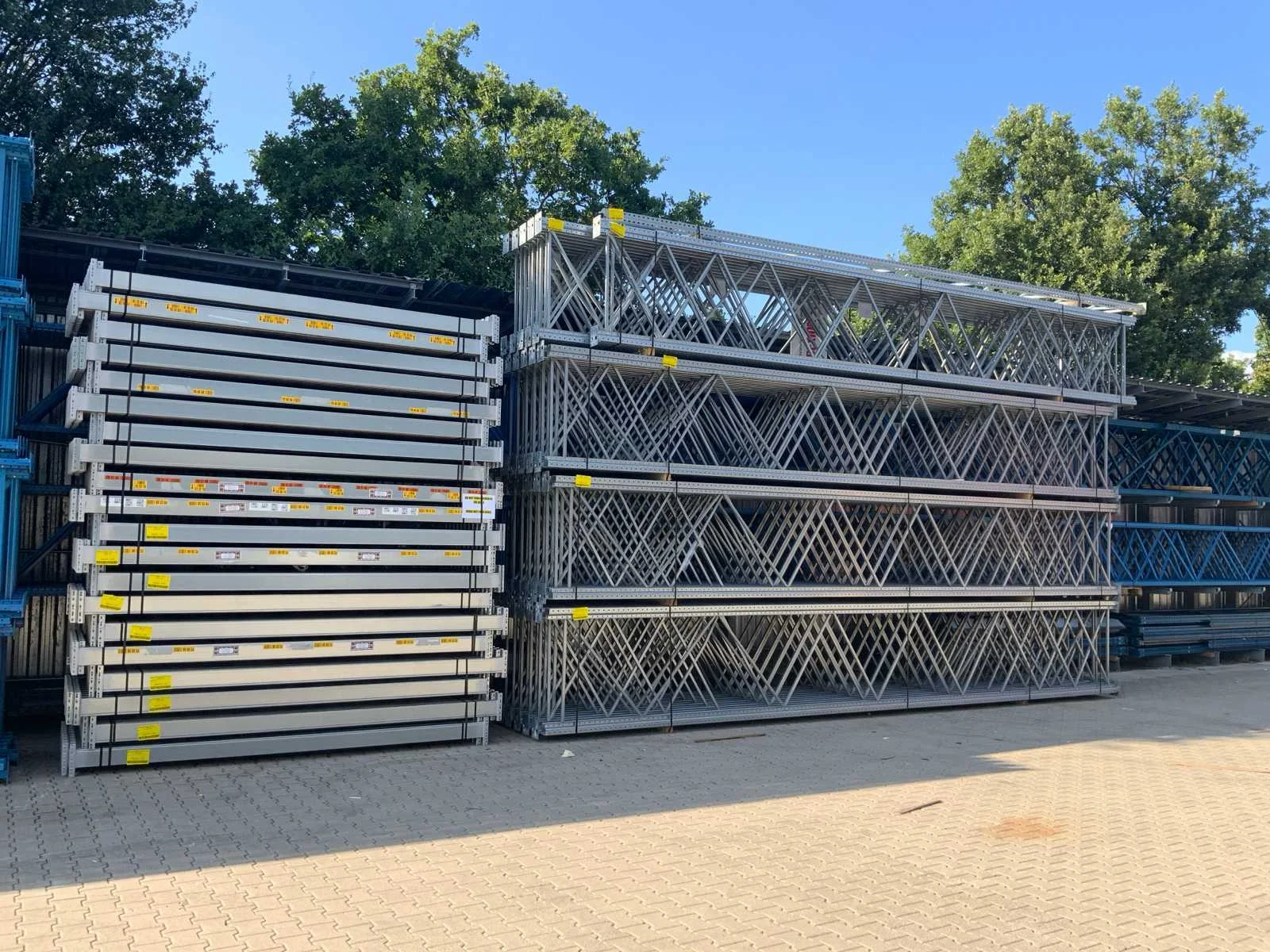 Palletstellingen, magazijnstellingen, inrijstelling, en magazijn toebehoren