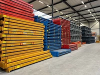 Palletstellingen, magazijnstellingen, inrijstelling, en magazijn toebehoren