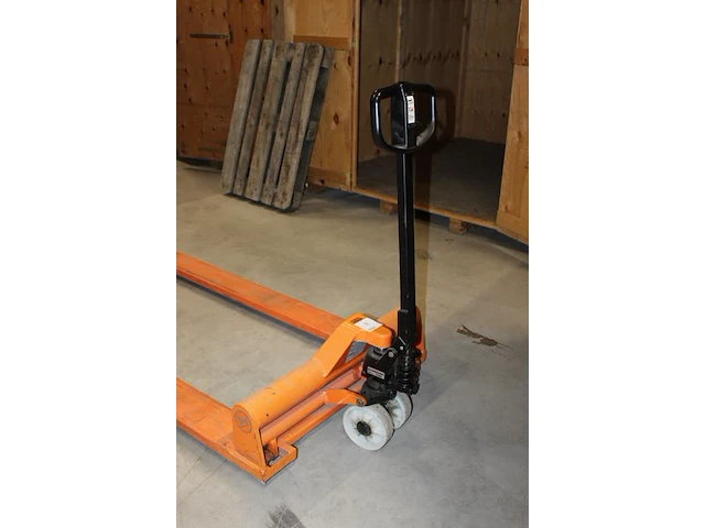 Palletwagen bt met breedte lepels 75 cm x lengte 180 cm. - afbeelding 3 van  3