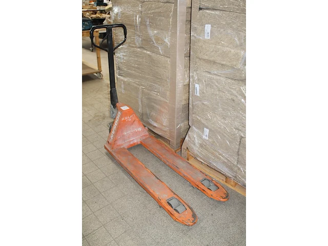 Palletwagen doosan spa-m25 met maximale belastbaarheid 2500 kg en lepellengte 115 cm. - afbeelding 2 van  3