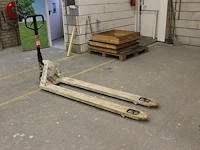 Palletwagen met lepels met lengte 180 cm. let op! afhalen in overleg einde 2e afhaaldag. - afbeelding 2 van  2