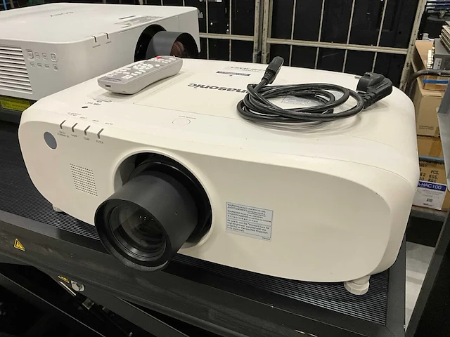 Panasonic - ew 730 wxga - projector - afbeelding 1 van  5