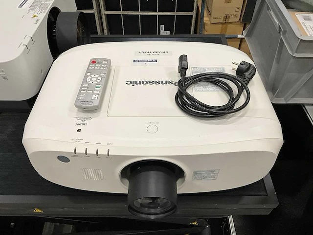 Panasonic - ew 730 wxga - projector - afbeelding 3 van  5