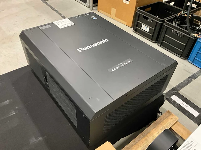 Panasonic - pt-rz12k - projector - afbeelding 3 van  7