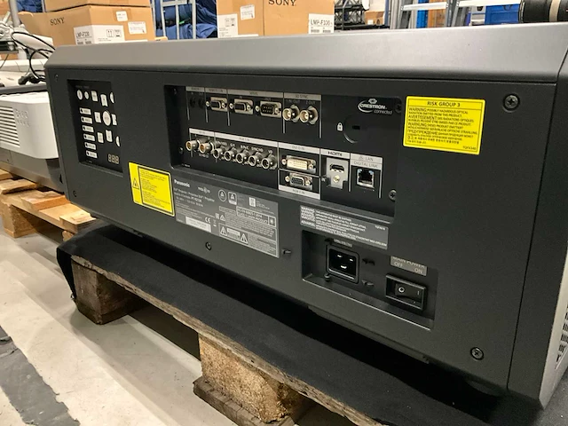 Panasonic - pt-rz12k - projector - afbeelding 4 van  7
