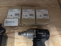 Panasonic accuboor met 4x accu en 1x lader - afbeelding 3 van  4