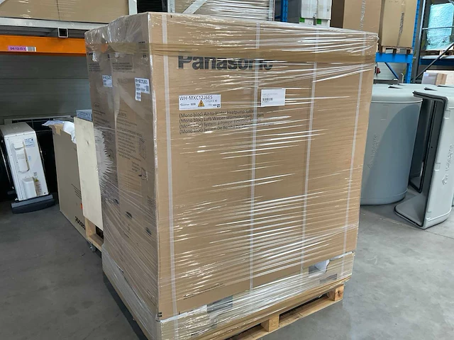 Panasonic monobloc wh-mxc12j6e5 lucht-water warmtepomp (2x) - afbeelding 1 van  2