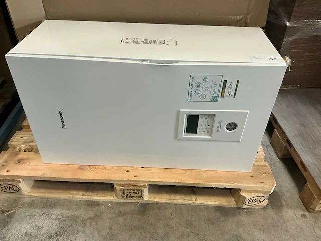 Panasonic wxc09h3e8 lucht-water warmtepomp - afbeelding 1 van  4