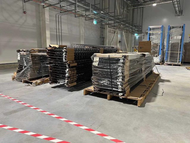 Panduit mesh trays - partij bevestigingsmateriaal (86x) - afbeelding 1 van  7
