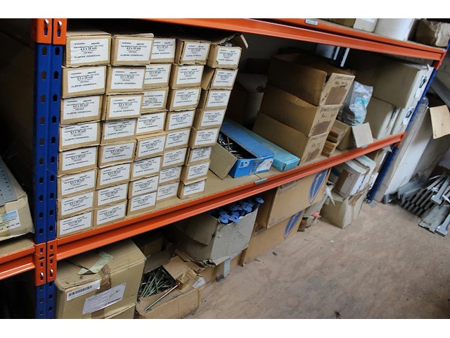 Panhaken, hoekkeperhaken, vorstbeugels, ruitkopnagels, schroefspijkers, houtdraadbouten en balkdragers en g... - afbeelding 11 van  27