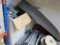 Panhaken, hoekkeperhaken, vorstbeugels, ruitkopnagels, schroefspijkers, houtdraadbouten en balkdragers en g... - afbeelding 12 van  27