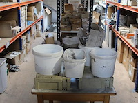 Panhaken, hoekkeperhaken, vorstbeugels, ruitkopnagels, schroefspijkers, houtdraadbouten en balkdragers en g... - afbeelding 17 van  27