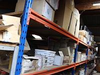 Panhaken, hoekkeperhaken, vorstbeugels, ruitkopnagels, schroefspijkers, houtdraadbouten en balkdragers en g... - afbeelding 24 van  27