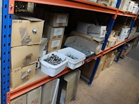 Panhaken, hoekkeperhaken, vorstbeugels, ruitkopnagels, schroefspijkers, houtdraadbouten en balkdragers en g... - afbeelding 25 van  27