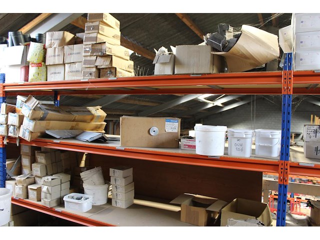 Panhaken, hoekkeperhaken, vorstbeugels, ruitkopnagels, schroefspijkers, houtdraadbouten en balkdragers en g... - afbeelding 26 van  27