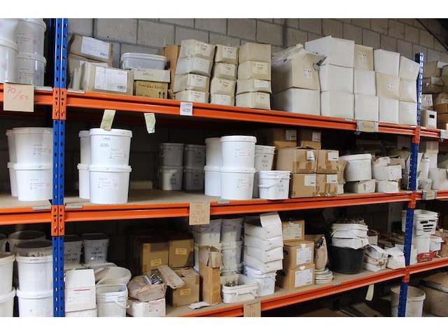 Panhaken, hoekkeperhaken, vorstbeugels, ruitkopnagels, schroefspijkers, houtdraadbouten en balkdragers en g... - afbeelding 3 van  27