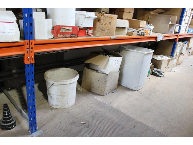 Panhaken, hoekkeperhaken, vorstbeugels, ruitkopnagels, schroefspijkers, houtdraadbouten en balkdragers en g... - afbeelding 7 van  27