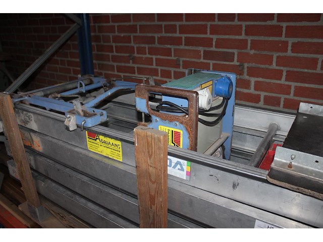 Pannenlift geda fixlift 250 met 7 delen van 2 meter, besturingskast en pannenwagen. - afbeelding 2 van  3