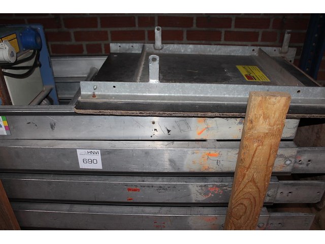 Pannenlift geda fixlift 250 met 7 delen van 2 meter, besturingskast en pannenwagen. - afbeelding 3 van  3