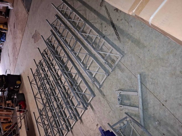 Pannenlift voor dakwerken apache 5 - afbeelding 7 van  15