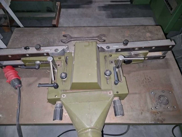 Paolini - 1992 - t140 - tafel- en spilfreesmachine - afbeelding 7 van  8