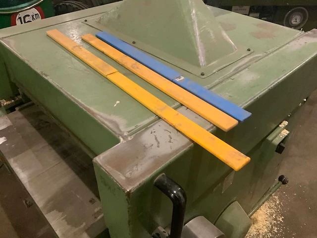 Paolini t-140cl frees machine met feeder - afbeelding 19 van  26