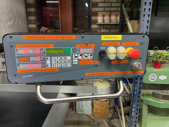 Paoloni p450 black label formaatcirkelzaagmachine 3 assen computer gestuurd - afbeelding 3 van  8