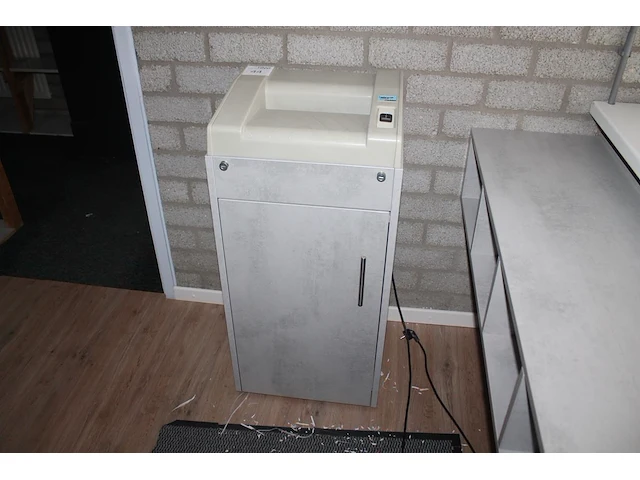 Papierversnipperaar dahle 20600m. afmeting 44 x 39 x 91 cm. - afbeelding 1 van  2