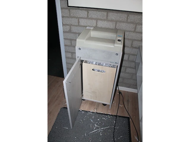 Papierversnipperaar dahle 20600m. afmeting 44 x 39 x 91 cm. - afbeelding 2 van  2