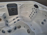 Paragon spa 8 persoons amerikaans jacuzzi en buitenspa - afbeelding 9 van  28