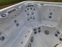 Paragon spa 8 persoons amerikaans jacuzzi en buitenspa - afbeelding 13 van  28