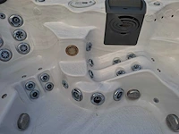 Paragon spa 8 persoons amerikaans jacuzzi en buitenspa - afbeelding 21 van  28