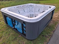 Paragon spa 8 persoons amerikaans jacuzzi en buitenspa - afbeelding 22 van  28