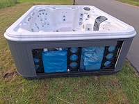 Paragon spa 8 persoons amerikaans jacuzzi en buitenspa - afbeelding 24 van  28