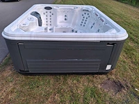 Paragon spa 8 persoons amerikaans jacuzzi en buitenspa - afbeelding 28 van  28