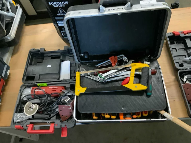 Parat gereedschapskoffer en multitool - afbeelding 1 van  4