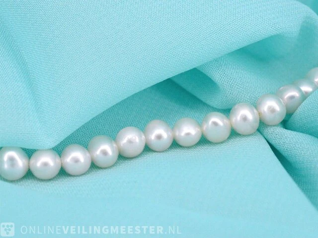 Parel armband met echte parels en een zilveren sluiting - juwelierskwaliteit - afbeelding 5 van  7