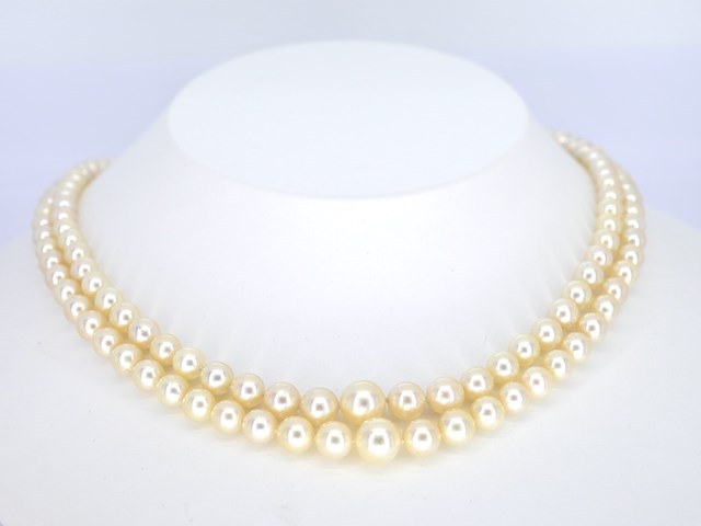 Parelketting met antieke sluiting - afbeelding 1 van  7