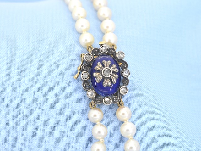 Parelketting met antieke sluiting - afbeelding 4 van  7