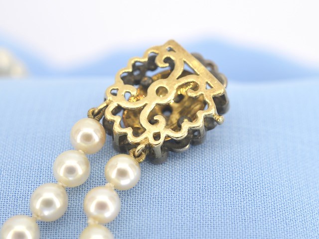 Parelketting met antieke sluiting - afbeelding 7 van  7