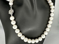Parelketting met diamanten sluiting - afbeelding 5 van  8