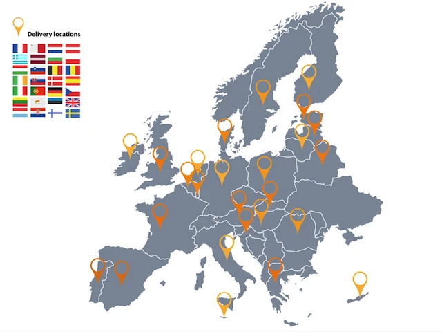 Parelketting met natuurlijke orient en cultive parels en een gouden sluiting van diamanten en robijnen - afbeelding 8 van  9