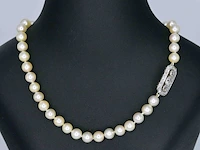 Parelsnoer met diamanten art deco sluiting - afbeelding 1 van  9