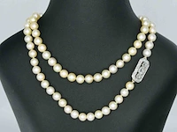 Parelsnoer met diamanten art deco sluiting - afbeelding 2 van  9