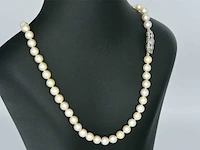 Parelsnoer met diamanten art deco sluiting - afbeelding 4 van  9