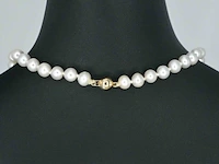 Parelsnoer met gouden sluiting met diamant - afbeelding 7 van  11