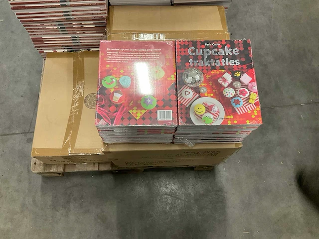Paris cutler cupcake traktaties boeken (126x) - afbeelding 1 van  2