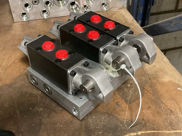 Parker 2ct399 hydraulische regelventielen - afbeelding 3 van  6