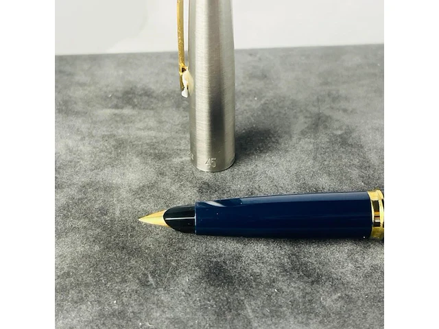 Parker 45 vulpen - limited edition - afbeelding 2 van  8