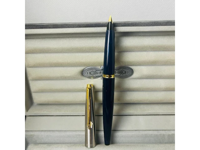 Parker 45 vulpen - limited edition - afbeelding 4 van  8